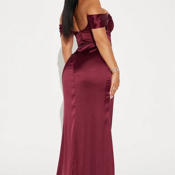 Corset Gown - Picture 2 of 5